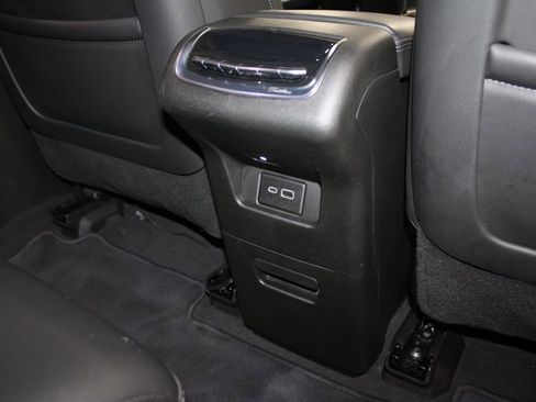 Used 2024 Cadillac XT6 Premium Luxury image 36