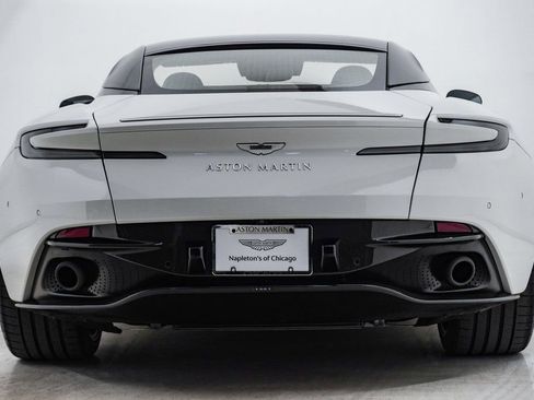 Used 2024 Aston Martin DB12 Coupe RWD image 16