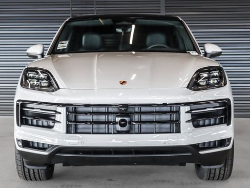 New 2026 Porsche Cayenne GTS AWD/4WD image 8