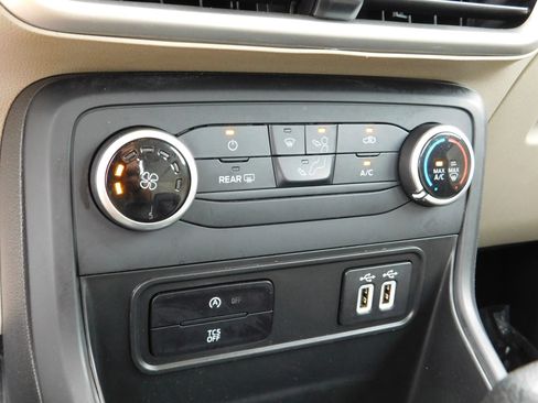 Used 2022 Ford EcoSport S AWD/4WD image 19