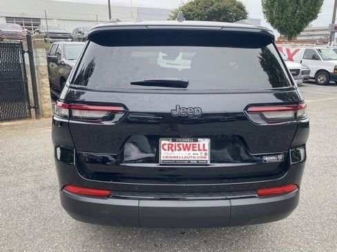 Used 2025 Jeep Grand Cherokee L Altitude image 6