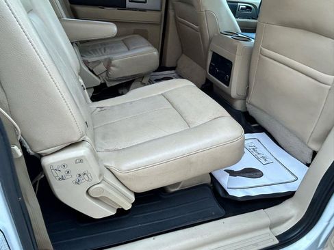Used 2015 Ford Expedition EL XLT w/ Equipment Group 202A RWD image 11