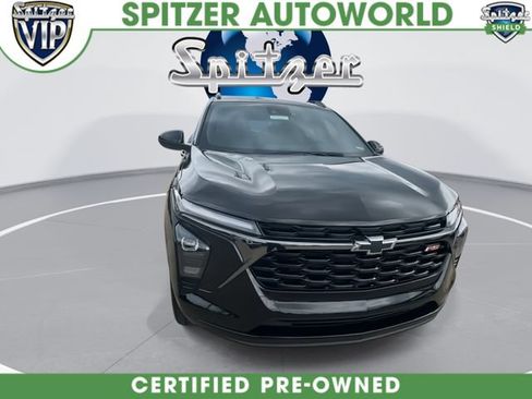 Used 2025 Chevrolet Trax RS w/ Driver Confidence Package FWD image 3