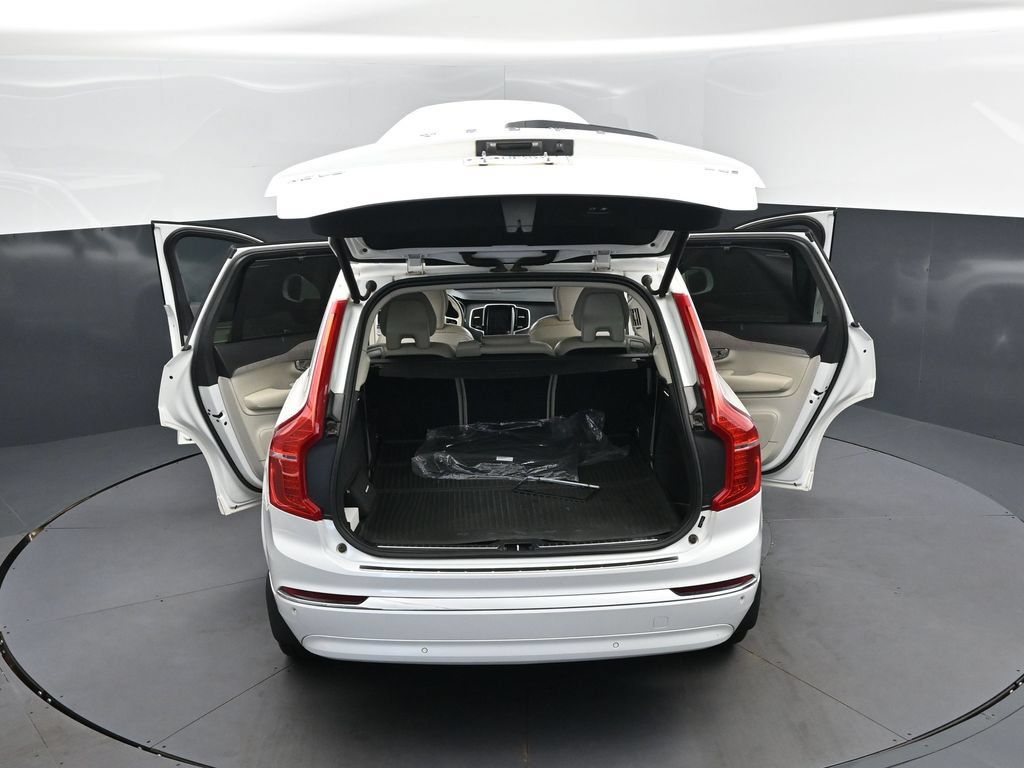Used 2023 Volvo XC90 B6 Ultimate w/ Protection Package Premier AWD/4WD image 48
