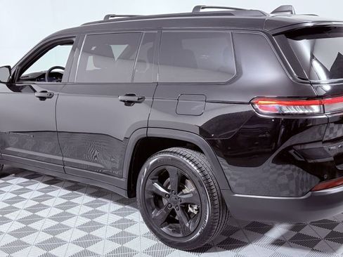 Used 2023 Jeep Grand Cherokee L Altitude image 5
