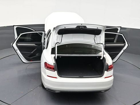 Used 2020 Volkswagen Passat 2.0T SE w/ Sunroof Package FWD image 32