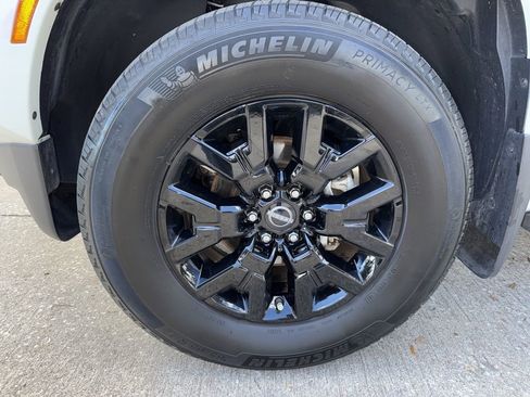 Used 2023 Nissan Frontier SV w/ Midnight Edition Package image 40