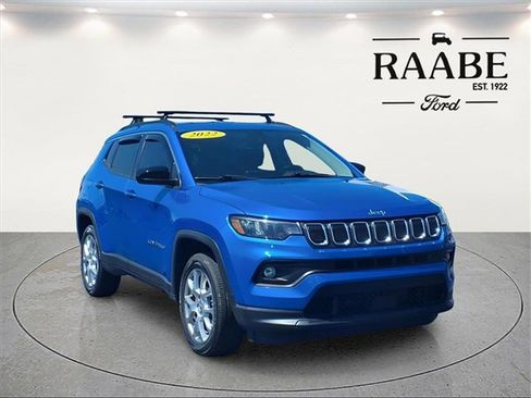 Used 2022 Jeep Compass Latitude image 1