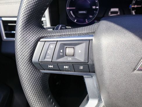 Used 2025 Mitsubishi Outlander SE AWD/4WD image 26
