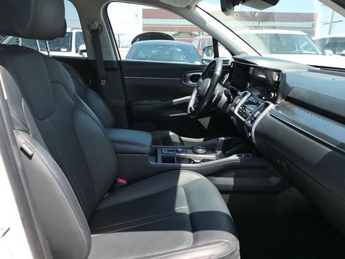 Used 2023 Kia Sorento EX AWD/4WD image 28