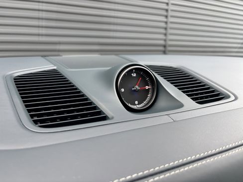 Used 2022 Porsche Cayenne image 27