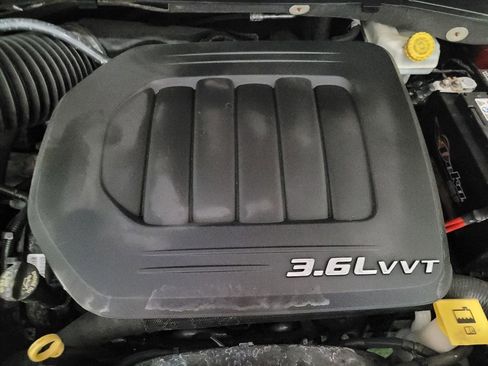 Used 2014 Chrysler Town & Country Touring w/ Driver Convenience Group image 30