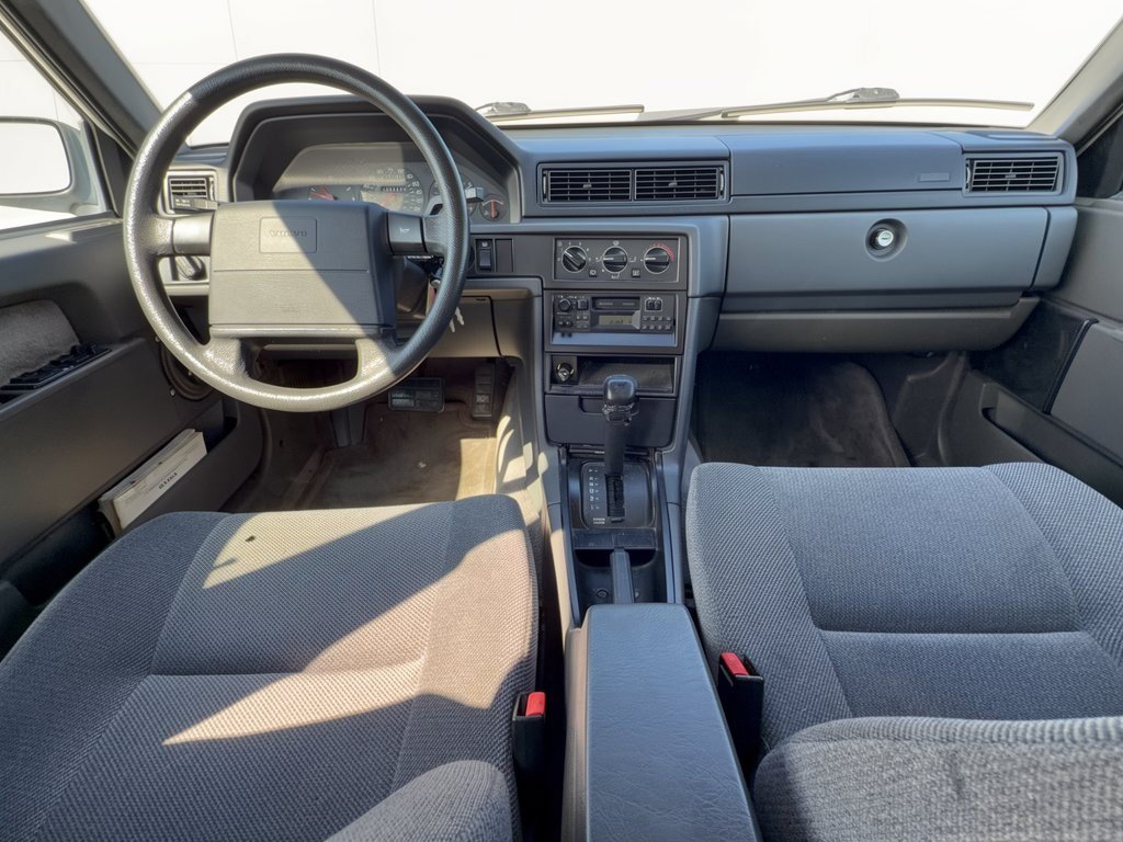 Used 1994 Volvo 940 Sedan RWD image 17