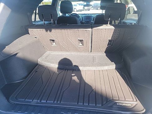 Used 2020 Chevrolet Equinox LT w/ Driver Convenience Package image 19