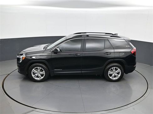 Used 2023 GMC Terrain SLE w/ Driver Convenience Package image 20