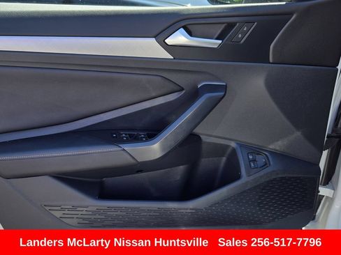 Used 2024 Volkswagen Jetta SE w/ Panoramic Sunroof Package FWD image 18