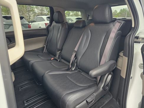 Certified 2025 Kia Carnival LXS image 29