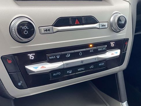 Used 2021 Ford Explorer XLT w/ Equipment Group 202A image 21