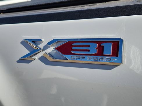 Used 2025 GMC Sierra 2500 SLT w/ Texas SLT Premium Package image 9