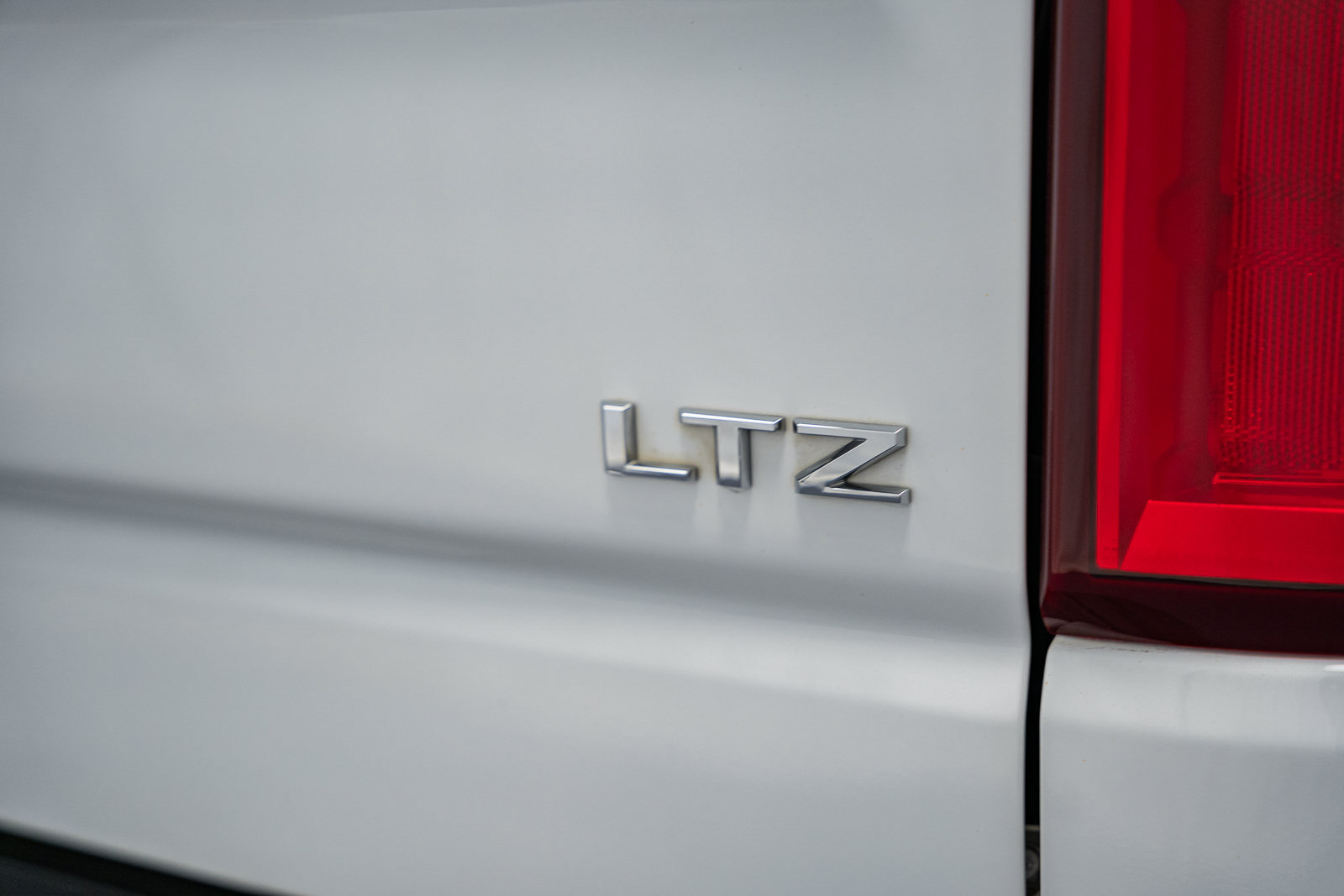 Used 2020 Chevrolet Silverado 1500 LTZ w/ LTZ Premium Package AWD/4WD image 7