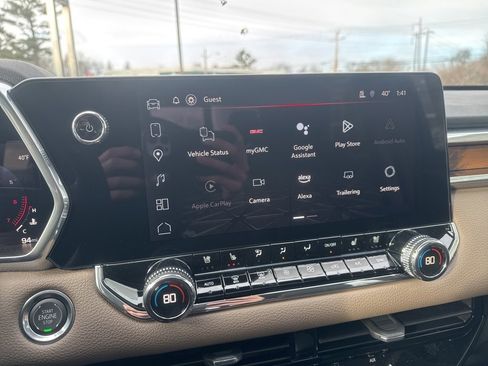 New 2025 GMC Canyon Denali image 18