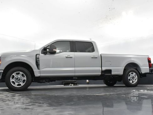 New 2026 Ford F250 XLT w/ XLT Premium Package RWD image 34