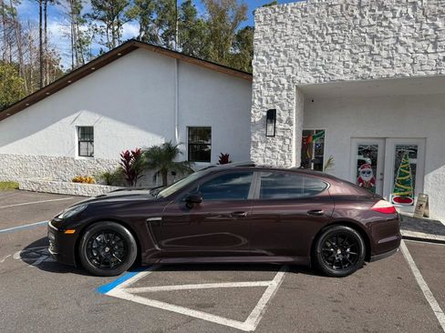 Used 2011 Porsche Panamera image 2