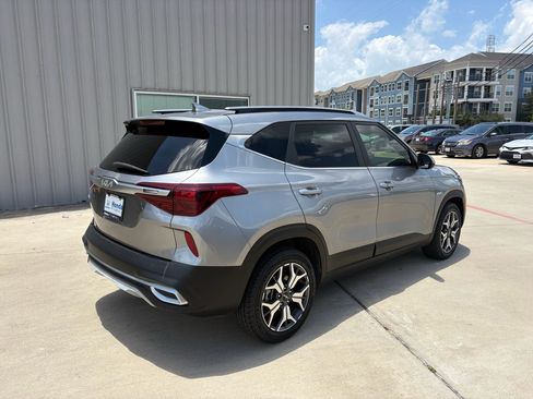 Used 2022 Kia Seltos EX AWD/4WD image 8