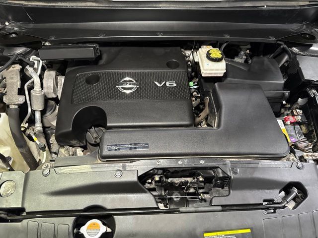 Used 2015 Nissan Pathfinder Platinum w/ Family Entertainment Package FWD image 12