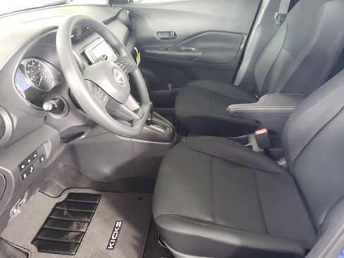 New 2025 Nissan Kicks S image 9