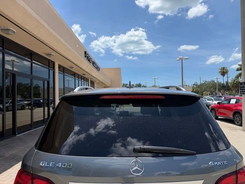 Used 2019 Mercedes-Benz GLE 400 4MATIC image 5