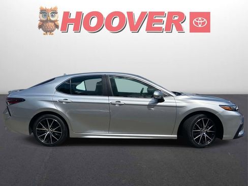 Used 2024 Toyota Camry SE FWD image 2