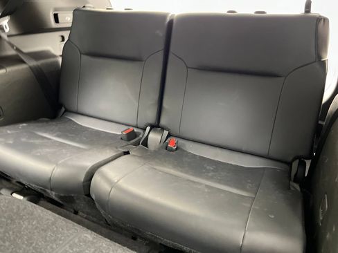 Used 2025 Mitsubishi Outlander SE FWD image 38