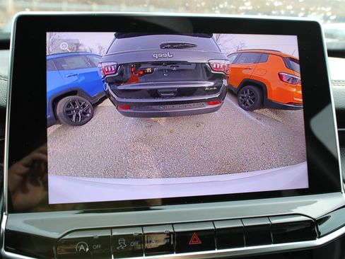 New 2026 Jeep Compass Latitude AWD/4WD image 32
