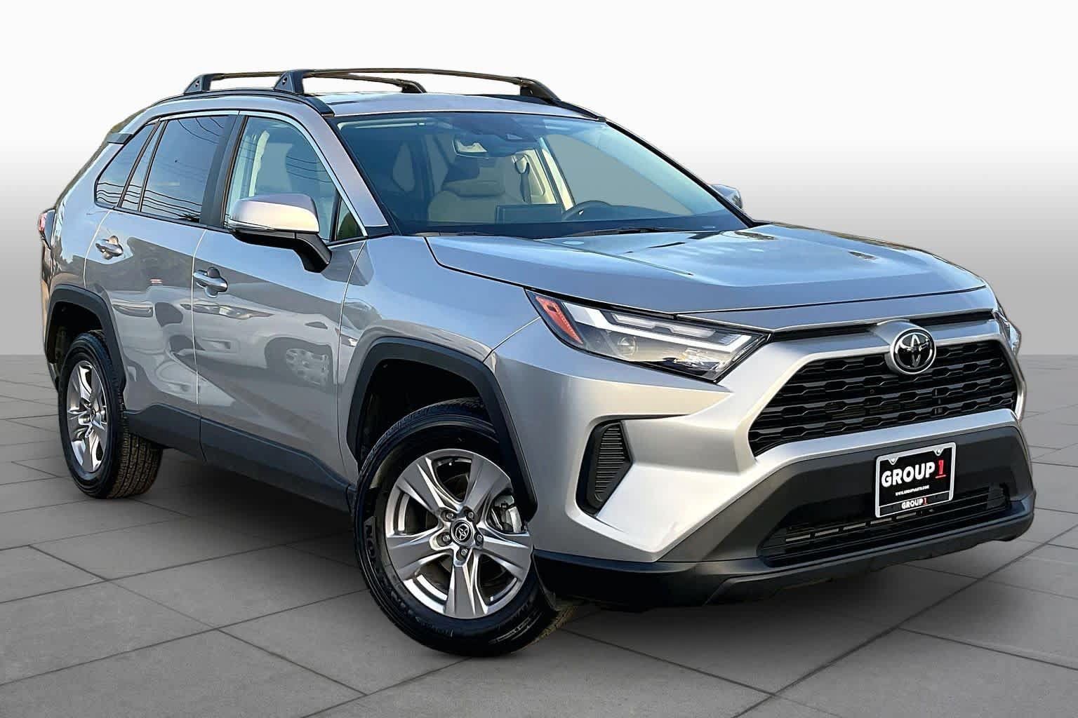 Used 2025 Toyota RAV4 XLE w/ Weather Package AWD/4WD image 3