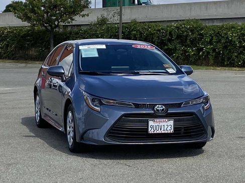 Certified 2025 Toyota Corolla LE image 41