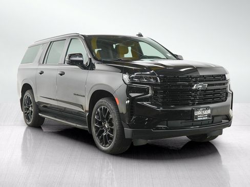 Used 2023 Chevrolet Suburban RST w/ Luxury Package AWD/4WD image 7