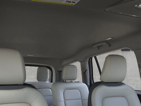 New 2026 Lincoln Aviator AWD image 22