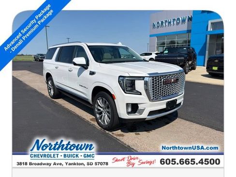 Used 2021 GMC Yukon XL Denali w/ Denali Premium Package AWD/4WD image 5