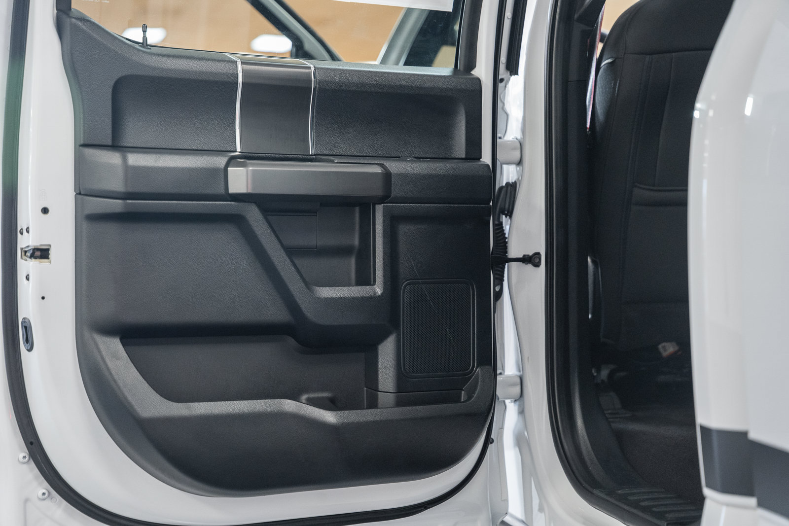 Used 2019 Ford F150 XLT w/ Equipment Group 302A Luxury AWD/4WD image 40