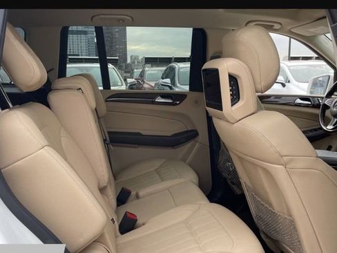 Used 2019 Mercedes-Benz GLS 450 4MATIC image 12