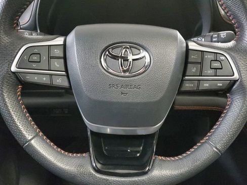 Used 2021 Toyota Sienna XSE w/ XSE Plus Package image 14