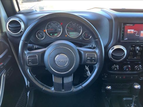 Used 2018 Jeep Wrangler Unlimited Sahara image 5