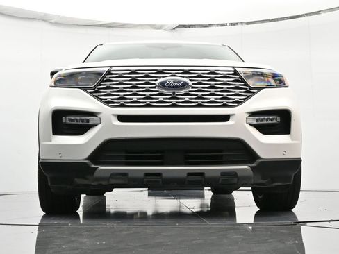 Certified 2023 Ford Explorer Platinum w/ Technology Package image 39