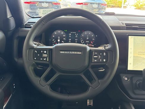 New 2026 Land Rover Defender 90 V8 AWD/4WD image 17