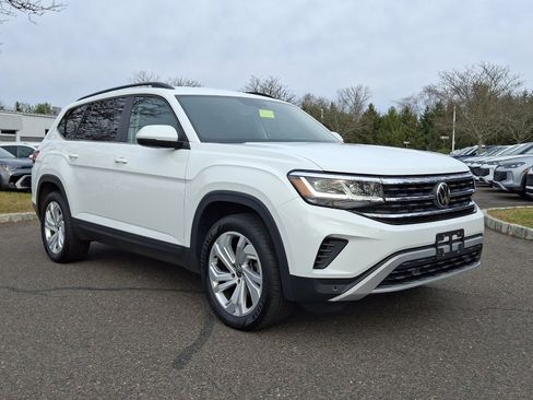 Certified 2023 Volkswagen Atlas SE image 1