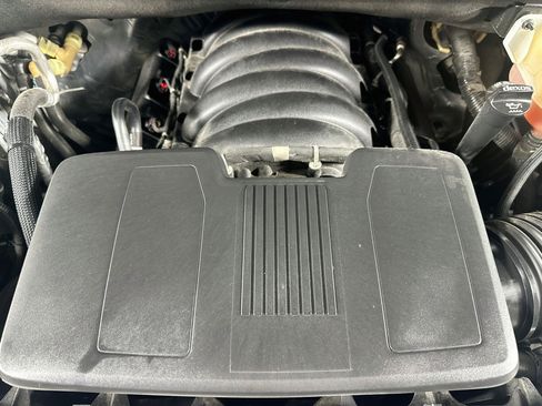 Used 2022 Chevrolet Tahoe RST RWD image 33