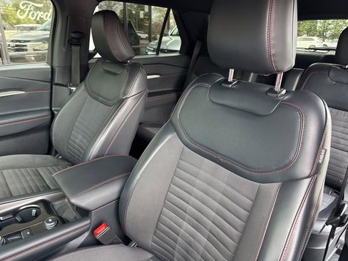 Used 2025 Ford Explorer ST-Line image 22