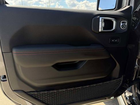 New 2025 Jeep Wrangler Unlimited Rubicon image 25