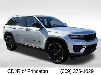 Used 2023 Jeep Grand Cherokee Altitude 360° Tour